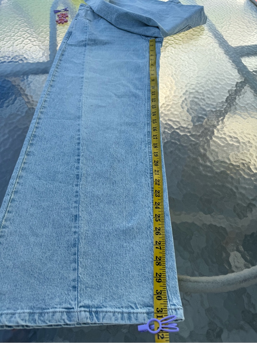 🩵🤍Low Rise Extra Baggy Jeans No Boundaries Light Acid Wash NWT Size 6 - Picture 11 of 16